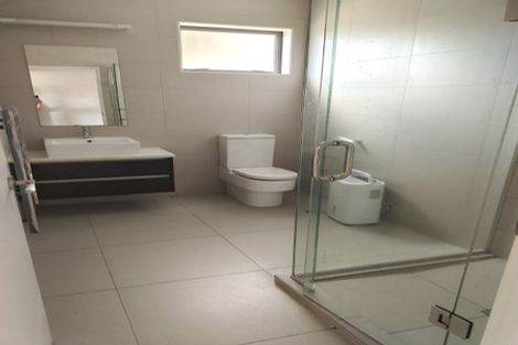 Photo of property in 16 Mural Place, Greenhithe, Auckland, 0632