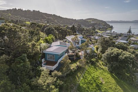 Photo of property in 13 Punga Place, Whitianga, 3510