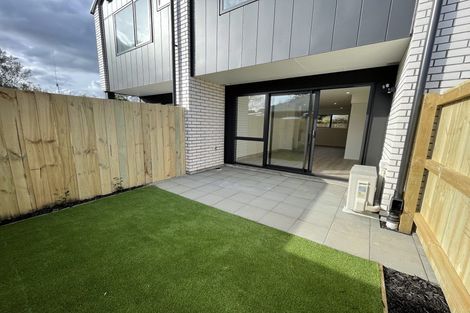 Photo of property in 1/12 Enderby Drive, Te Atatu Peninsula, Auckland, 0610