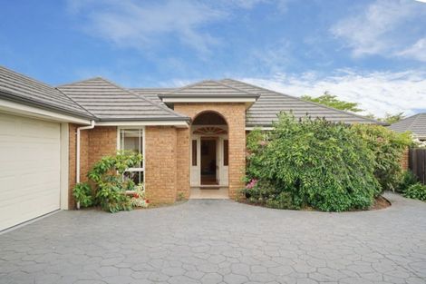 Photo of property in 15 Avon Gate, Russley, Christchurch, 8042