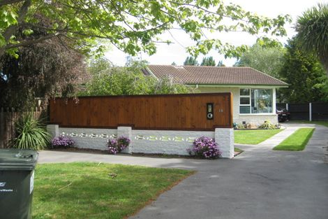 Photo of property in 16 Saunders Place, Redwood, Christchurch, 8051