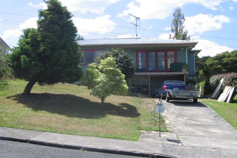 Photo of property in 16 Camelot Place, Glenfield, Auckland, 0629