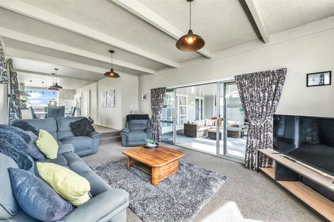 Photo of property in 140 Kendal Avenue, Burnside, Christchurch, 8053