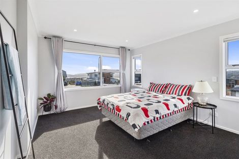 Photo of property in 158 Endeavour Drive, Whitby, Porirua, 5024