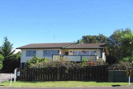 Photo of property in 31 Oreil Avenue, West Harbour, Auckland, 0618