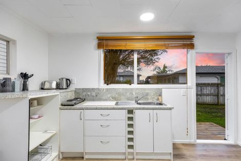 Photo of property in 38d Hetherington Road, Ranui, Auckland, 0612