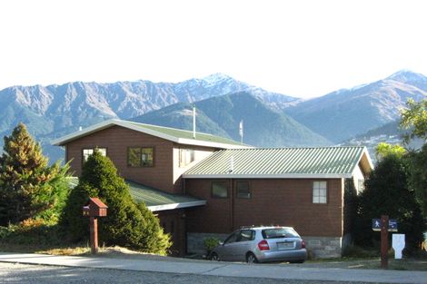 Photo of property in 34 Oregon Drive, Kelvin Heights, Queenstown, 9300