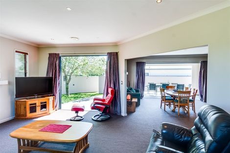 Photo of property in 6 Donald Place, Frimley, Hastings, 4120