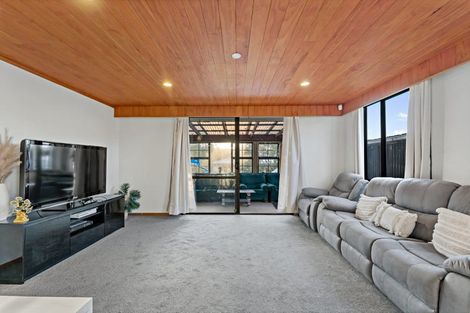 Photo of property in 19 Posa Avenue, Henderson, Auckland, 0612
