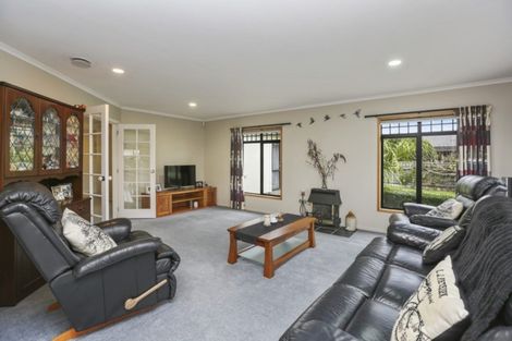 Photo of property in 364 Mangorei Road, Merrilands, New Plymouth, 4312