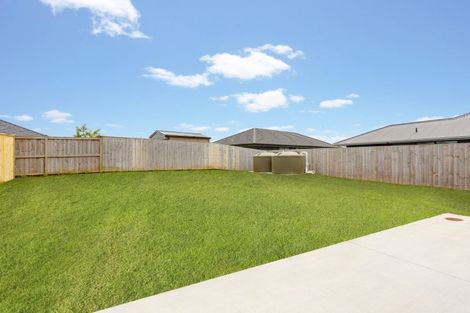 Photo of property in 4 Tahuna Minhinnick Drive, Glenbrook, 2681