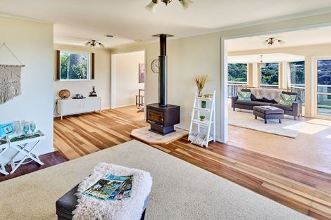 Photo of property in 18 Pukerua Beach Road, Pukerua Bay, 5026