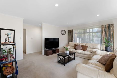 Photo of property in 1/64 Riverside Road, Orewa, 0931