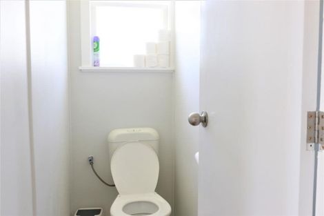 Photo of property in 180 Lake Road, Belmont, Auckland, 0622