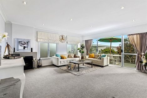 Photo of property in 89 East Coast Road, Castor Bay, Auckland, 0620