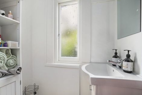 Photo of property in 26 Seabrook Avenue, New Lynn, Auckland, 0600