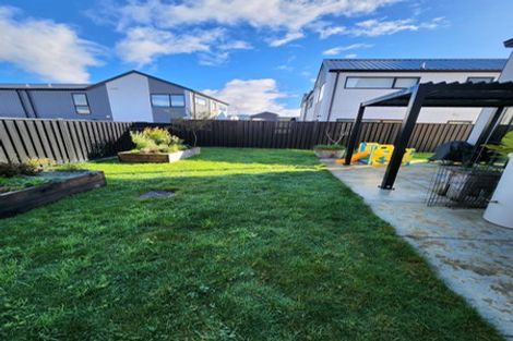 Photo of property in 7 Mawai Hakona Drive, Wallaceville, Upper Hutt, 5018