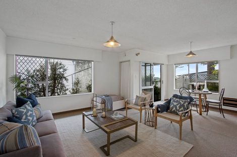 Photo of property in 477 Marine Parade, Napier South, Napier, 4110