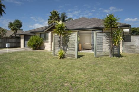 Photo of property in 10 Blossom Grove, Papamoa Beach, Papamoa, 3118