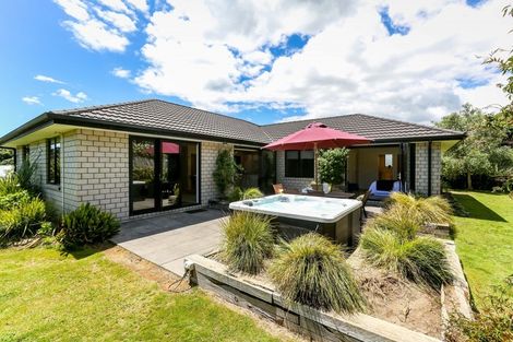 Photo of property in 1185f South Road, Oakura, 4314