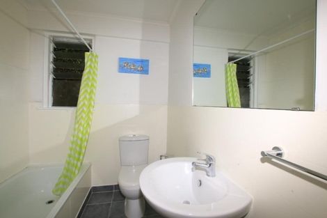 Photo of property in 4/228 Onewa Road, Birkenhead, Auckland, 0626