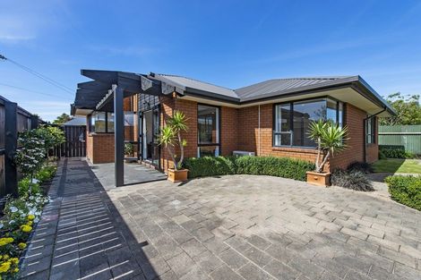 Photo of property in 65 Palmers Road, New Brighton, Christchurch, 8083