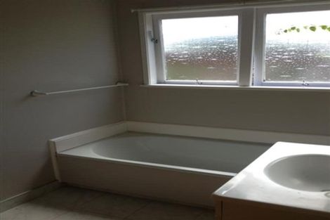 Photo of property in 15 Camrose Place, Glenfield, Auckland, 0629