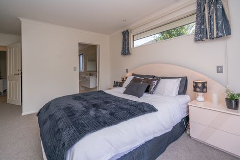 Photo of property in 54 Westpark Drive, Burnside, Christchurch, 8053