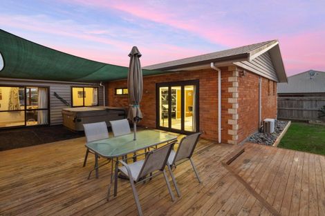 Photo of property in 44 Bottle Lake Drive, Parklands, Christchurch, 8083