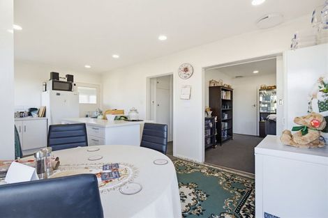 Photo of property in 5 Minifie Avenue, Melville, Hamilton, 3206