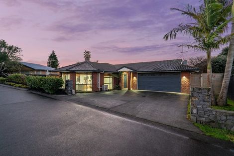 Photo of property in 12 Hocken Place, Mangere Bridge, Auckland, 2022