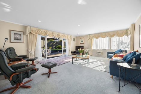 Photo of property in 46 Whiting Grove, West Harbour, Auckland, 0618