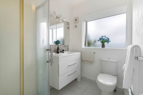 Photo of property in 714 East Coast Road, Pinehill, Auckland, 0632