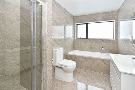 Photo of property in 10 Tapuwae Way, Mangere Bridge, Auckland, 2022