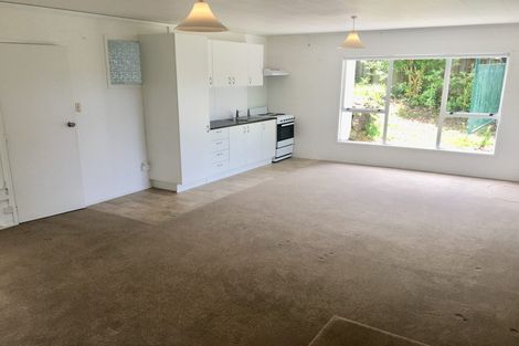 Photo of property in 31 Ocean View Road, Hatfields Beach, Orewa, 0931