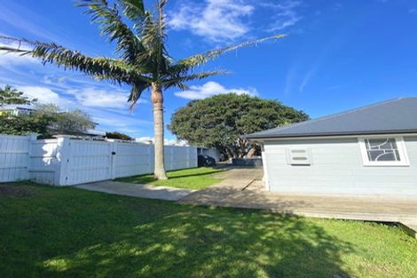Photo of property in 1/27 Huka Road, Birkenhead, Auckland, 0626