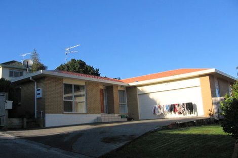 Photo of property in 44 De Havilland Drive, Goodwood Heights, Auckland, 2105