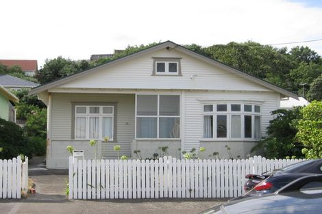 Photo of property in 28 Trent Street, Island Bay, Wellington, 6023