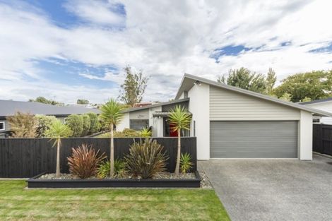 Photo of property in 4 Chestnut Close, Kelvin Grove, Palmerston North, 4414