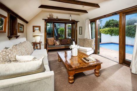 Photo of property in 131a Vauxhall Road, Narrow Neck, Auckland, 0624