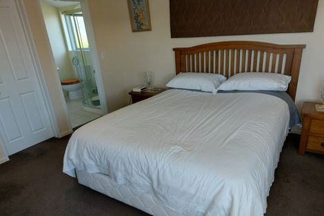 Photo of property in 19 Dunsford Close, Halswell, Christchurch, 8025