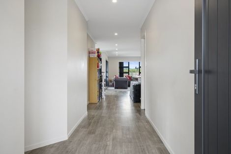 Photo of property in 19 Gibboney Place, Pokeno, 2402