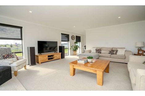 Photo of property in 11 The Lakes Drive, Kerikeri, 0230