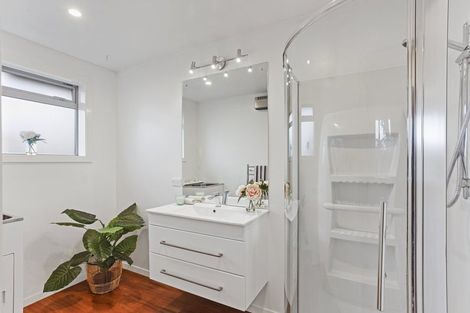 Photo of property in 96b Crofton Road, Harewood, Christchurch, 8051