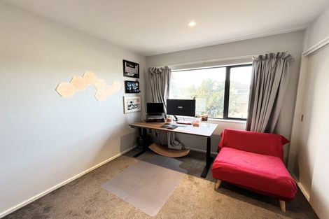 Photo of property in 42 Bordeaux Parade, Te Atatu South, Auckland, 0610