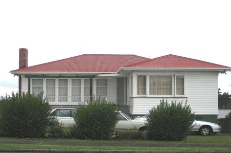 Photo of property in 4313a Great North Road, Glendene, Auckland, 0602
