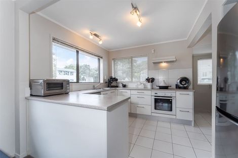 Photo of property in 1/12 Kauri Glen Road, Northcote, Auckland, 0627