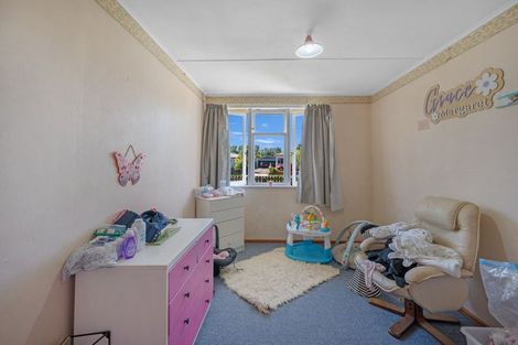 Photo of property in 42 Francis Drake Street, Waipukurau, 4200