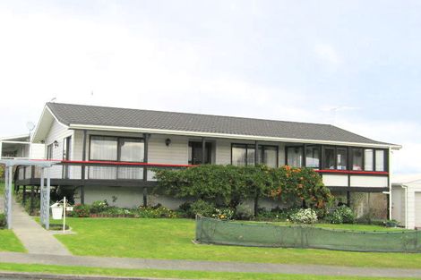 Photo of property in 1 Tamatea Drive, Snells Beach, 0920