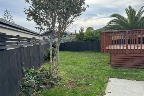 Photo of property in 49 Norcross Avenue, Henderson, Auckland, 0612